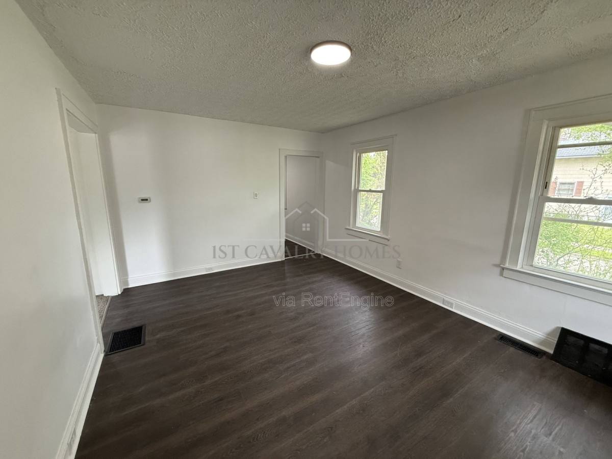 Apartment for rent at 778 Ravenswood St, Akron, OH 44306