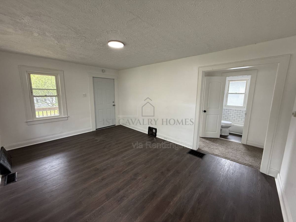 Apartment for rent at 778 Ravenswood St, Akron, OH 44306