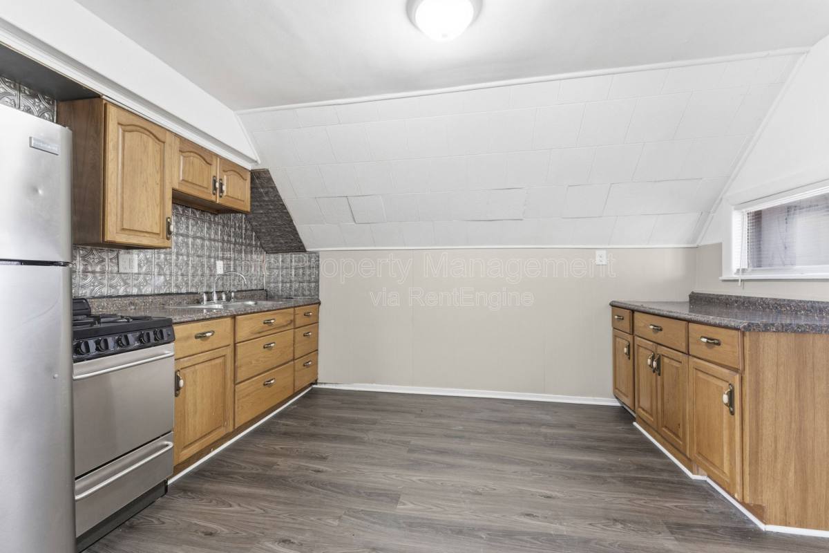 Apartment for rent at 332 Goddard Rd, Wyandotte, MI 48192