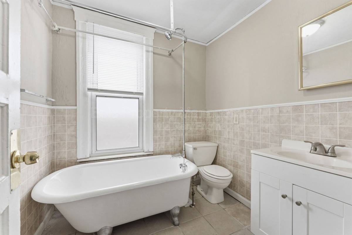 Apartment for rent at 332 Goddard Rd, Wyandotte, MI 48192