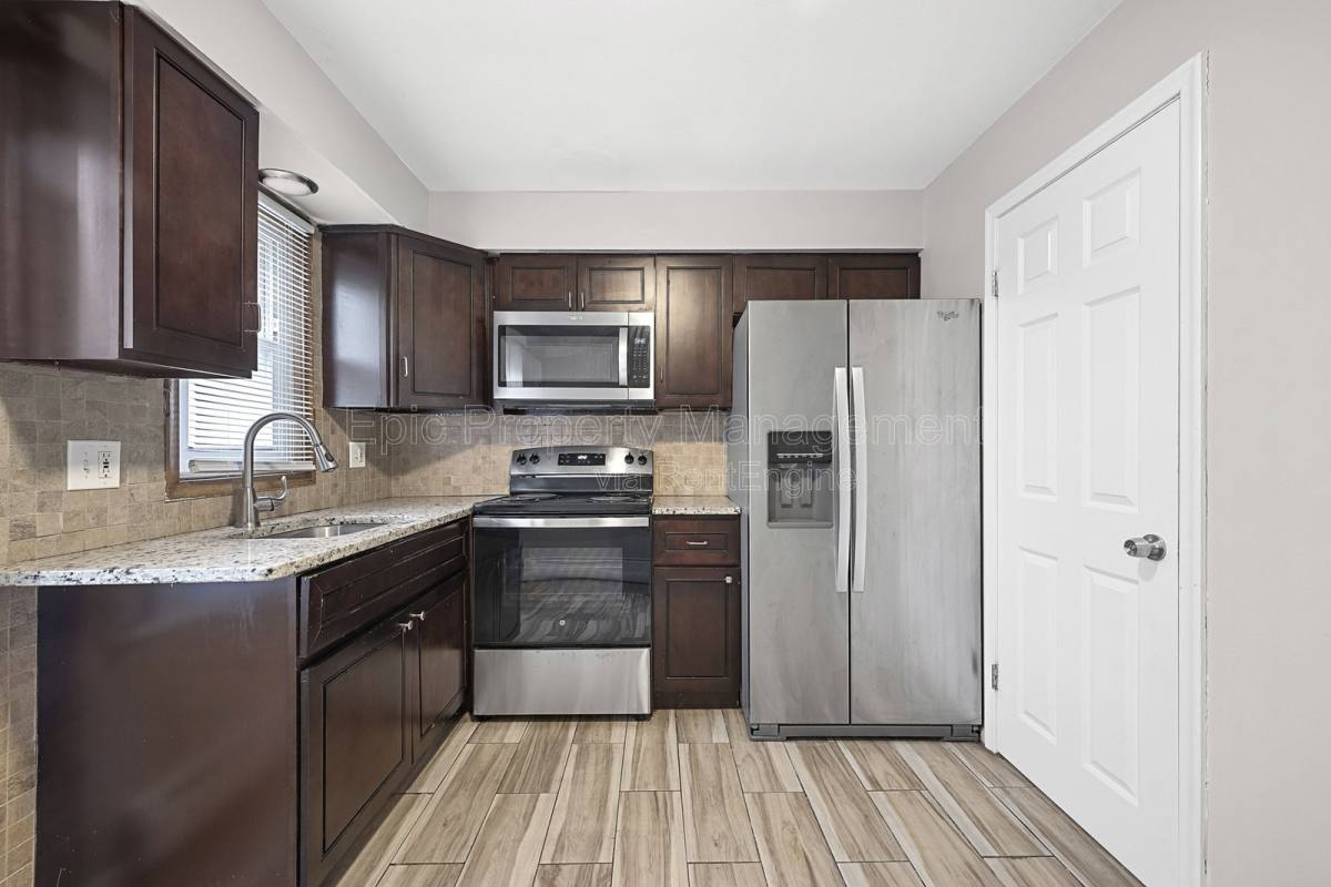 Apartment for rent at 51623 Mound Rd #C, Utica, MI 48316