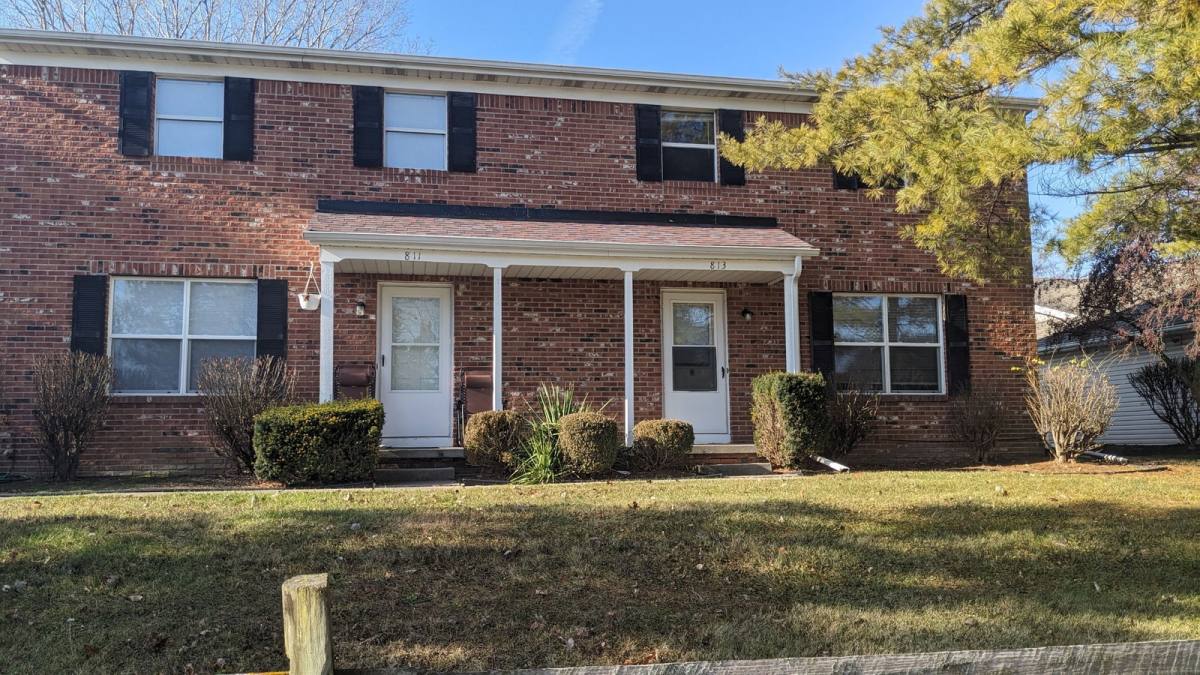 Townhouse for rent at 1004 Shadow Lane, Toledo, OH 43615
