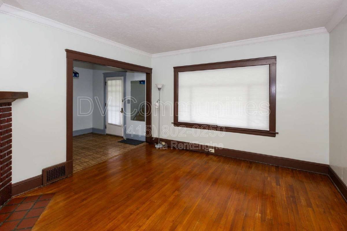 House for rent at 1584 Maple Rd, Cleveland, OH 44121