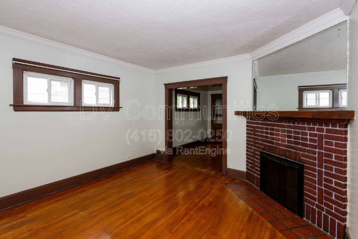 House for rent at 1584 Maple Rd, Cleveland, OH 44121