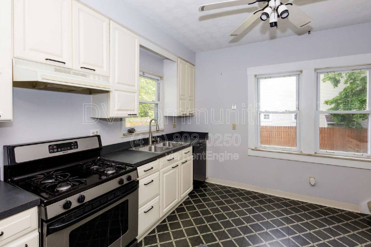 House for rent at 1584 Maple Rd, Cleveland, OH 44121