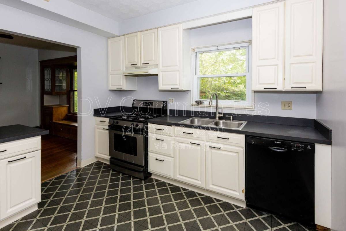 House for rent at 1584 Maple Rd, Cleveland, OH 44121