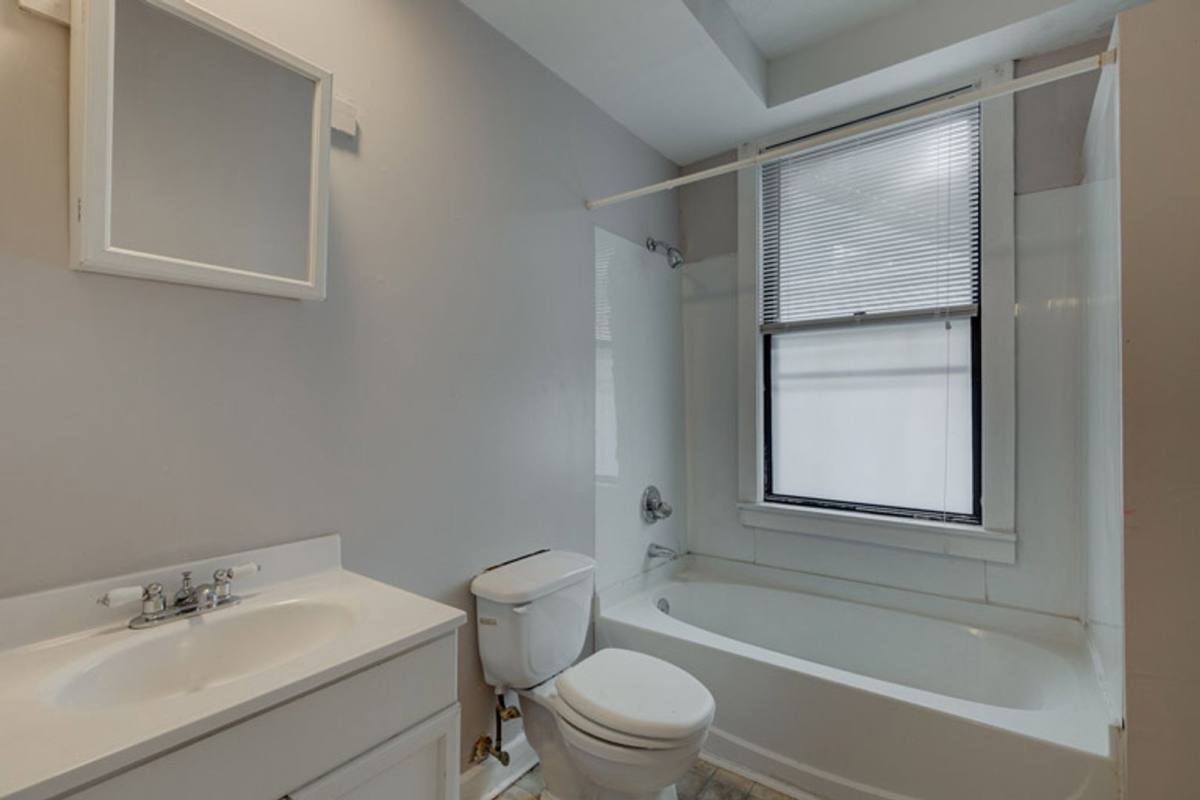 Apartment for rent at 434 Elizabeth St #2, Cincinnati, OH 45203