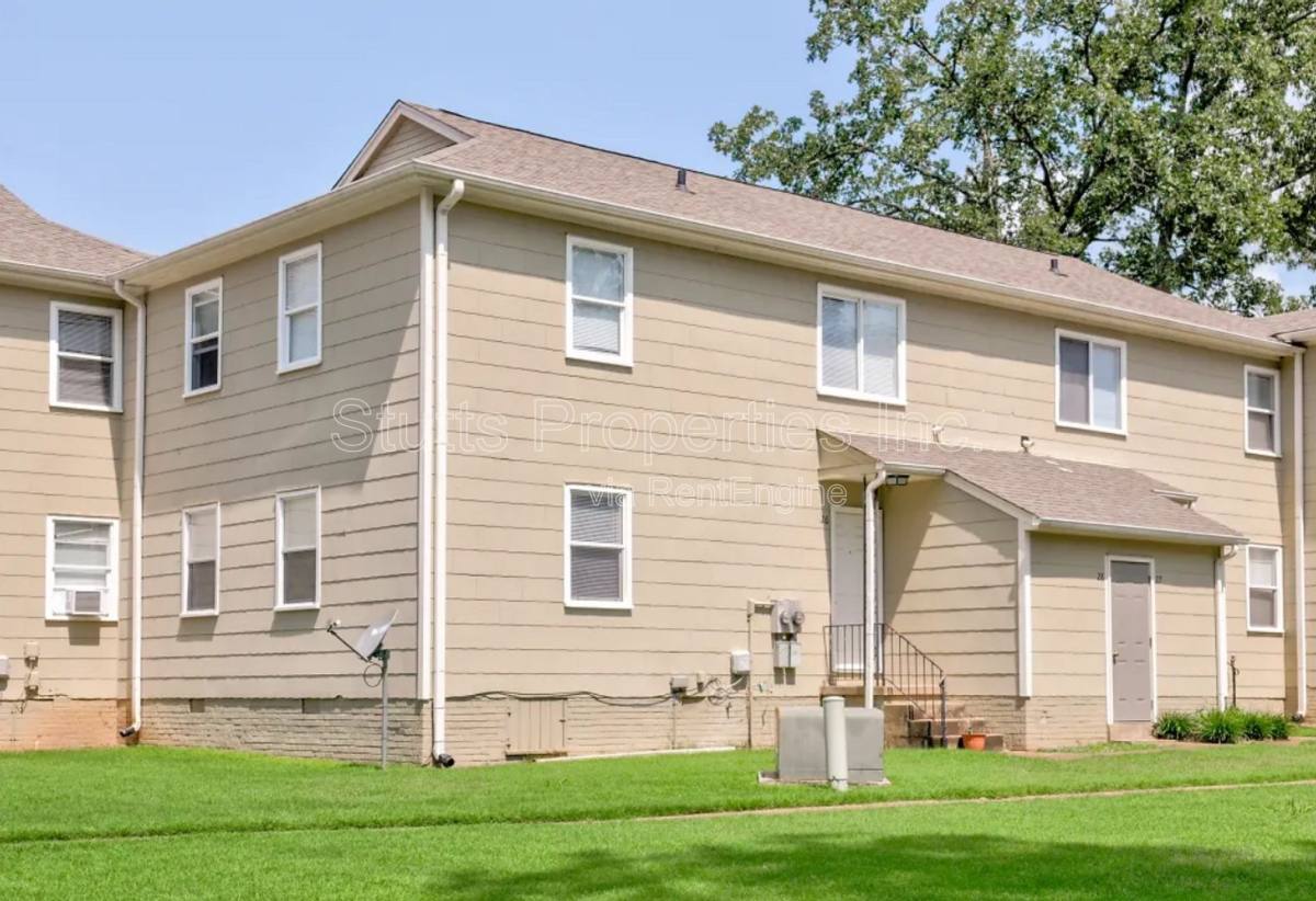 Apartment for rent at 1246 Graham Ave #6, Florence, AL 35630