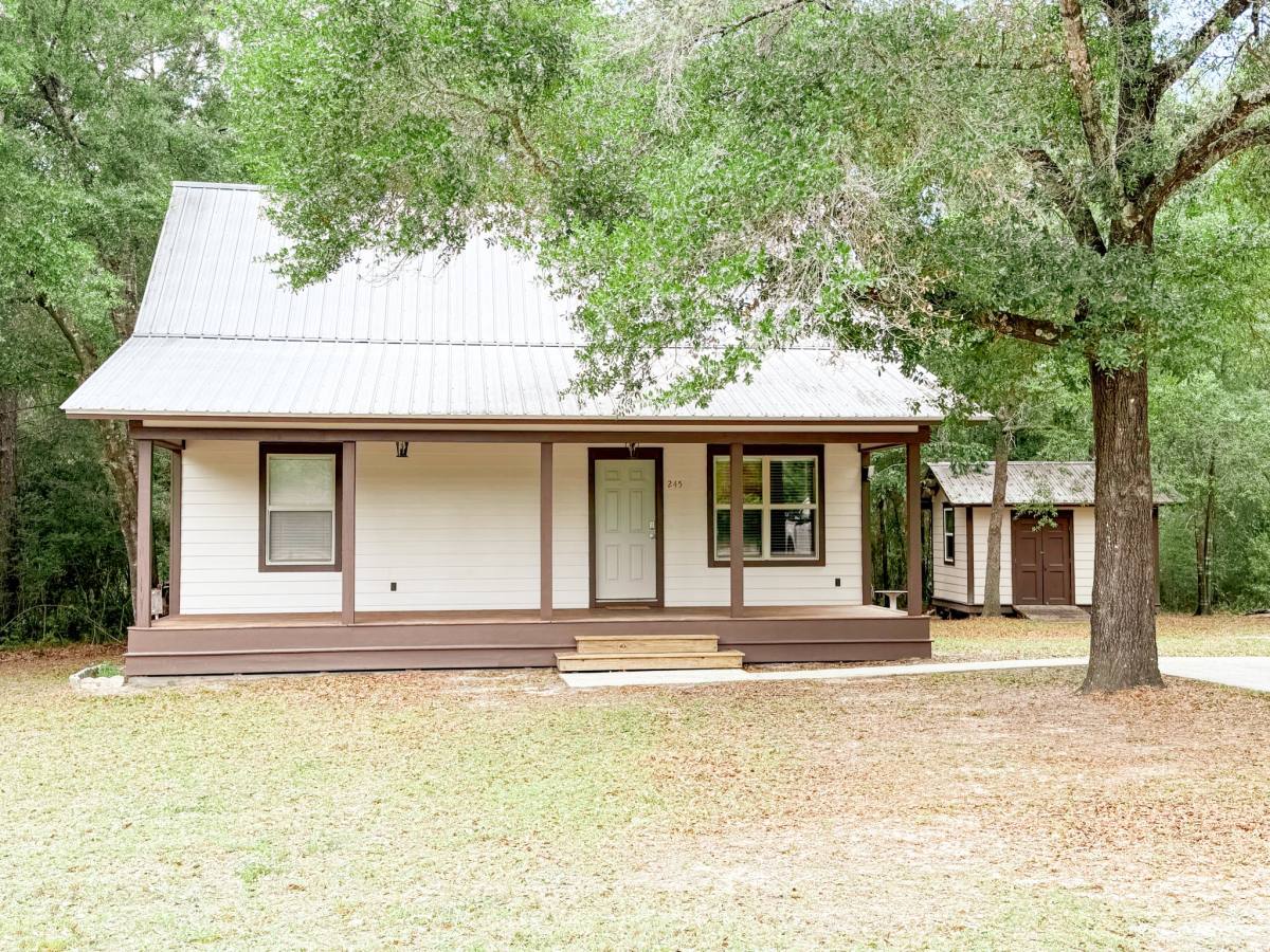 House for rent at 245 Pine St, Freeport, FL 32439
