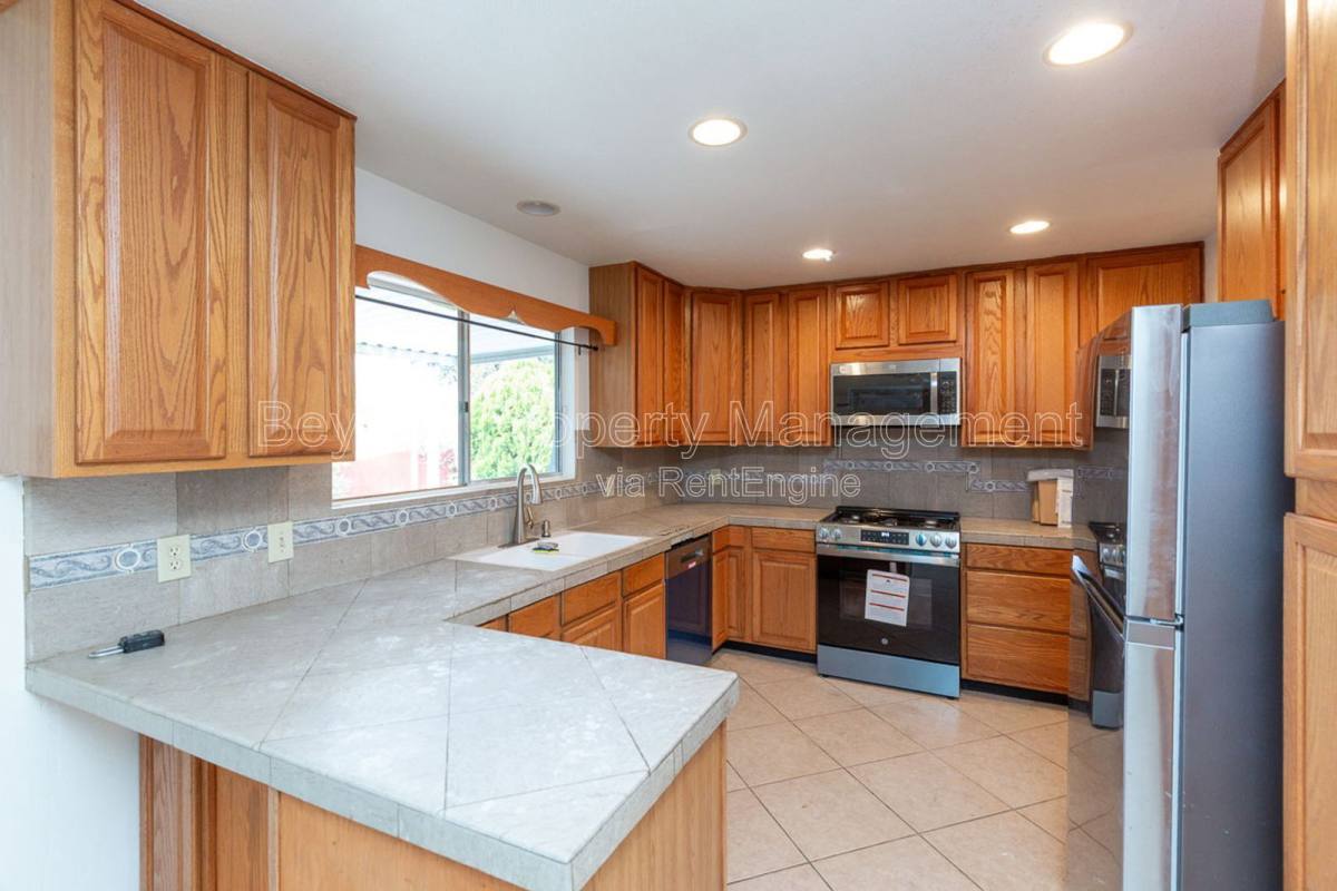 Apartment for rent at 3725 Orion Dr, La Mesa, CA 91941