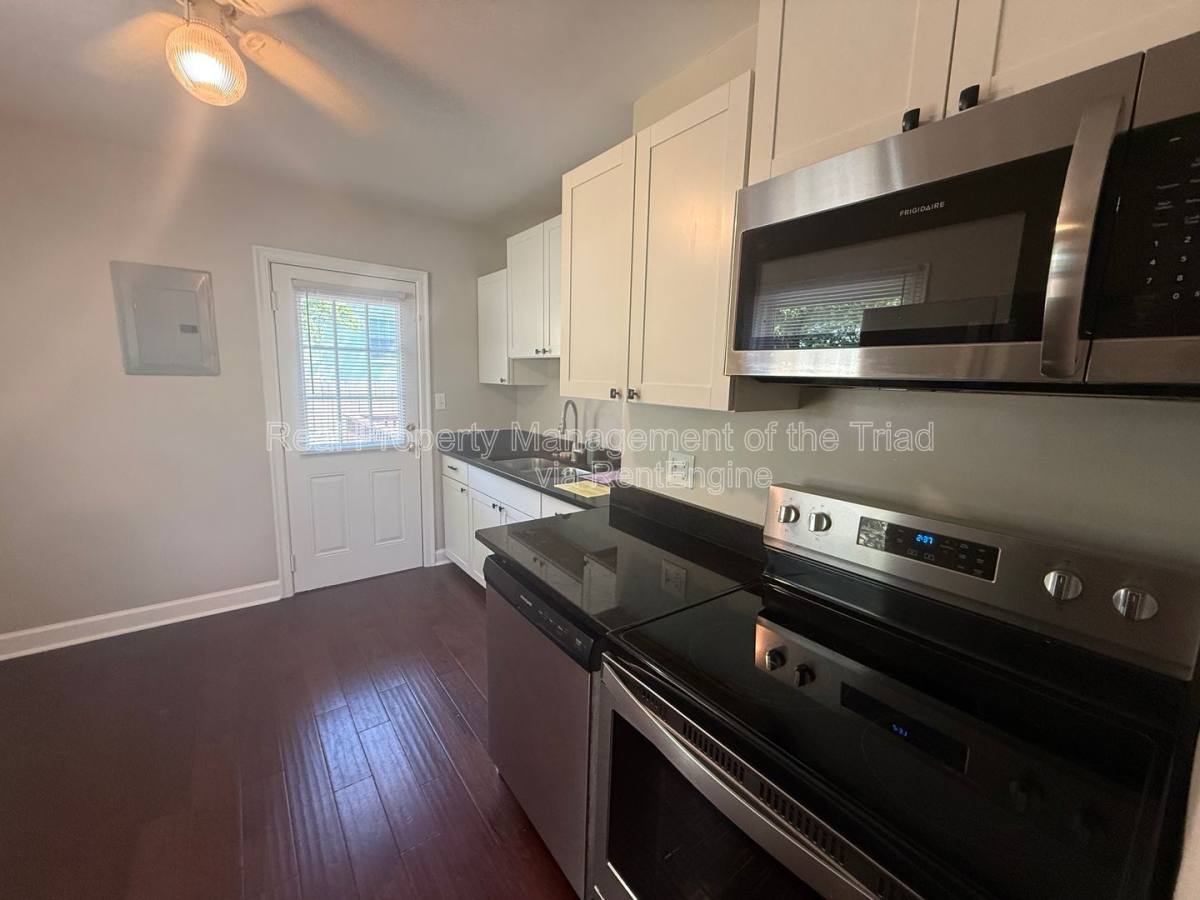 House for rent at 2817 Shady Lawn Dr, Greensboro, NC 27408