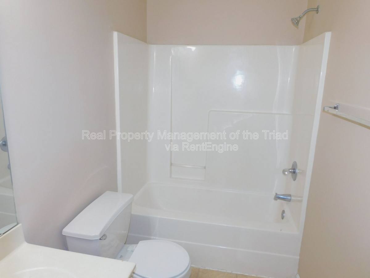 House for rent at 909 Beaumont Ave, Greensboro, NC 27401