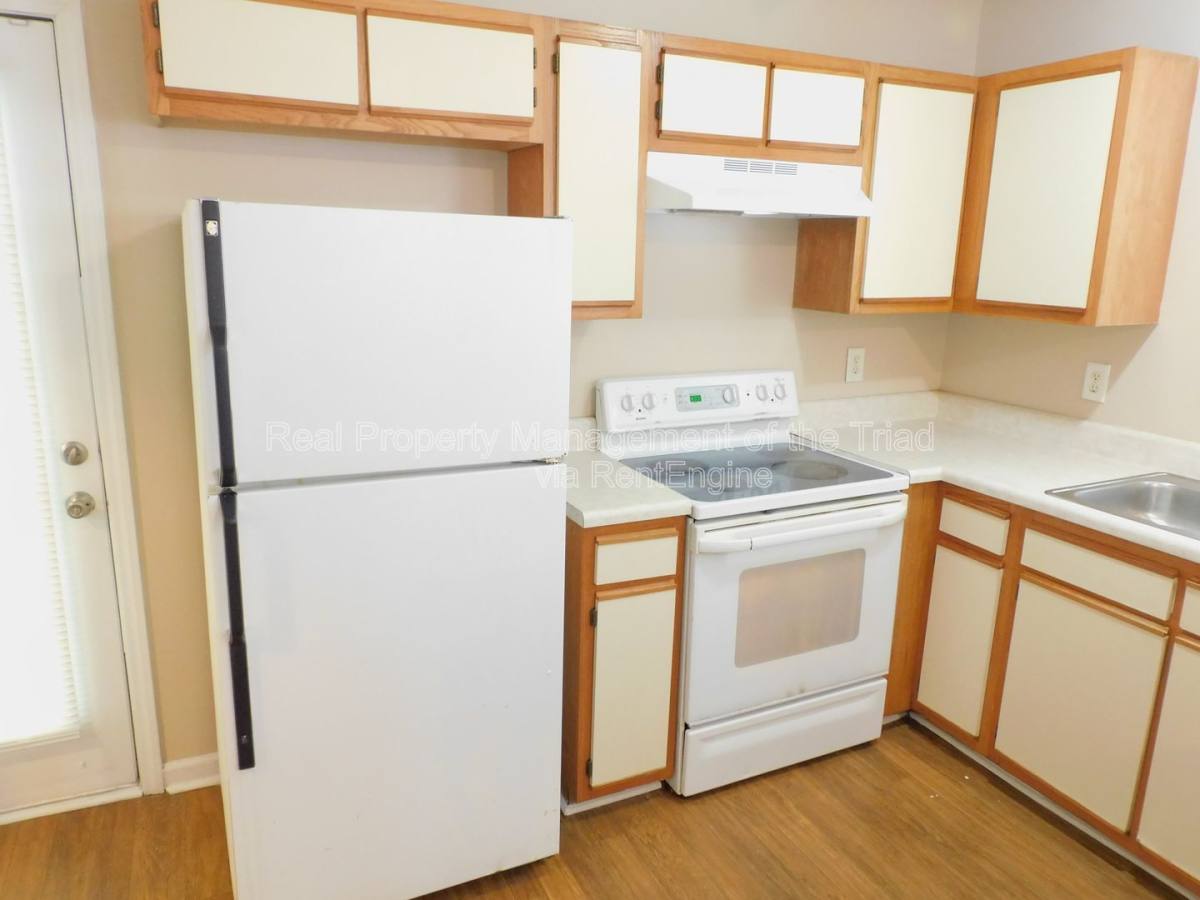 House for rent at 909 Beaumont Ave, Greensboro, NC 27401