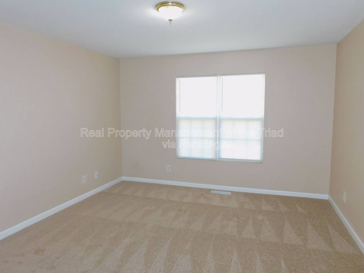 House for rent at 909 Beaumont Ave, Greensboro, NC 27401