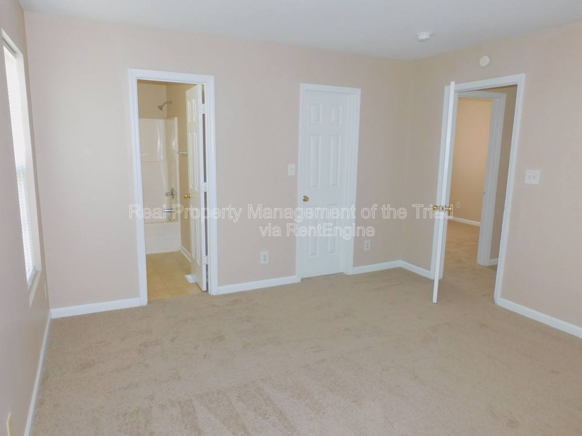 House for rent at 909 Beaumont Ave, Greensboro, NC 27401