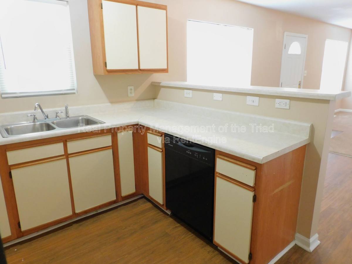 House for rent at 909 Beaumont Ave, Greensboro, NC 27401