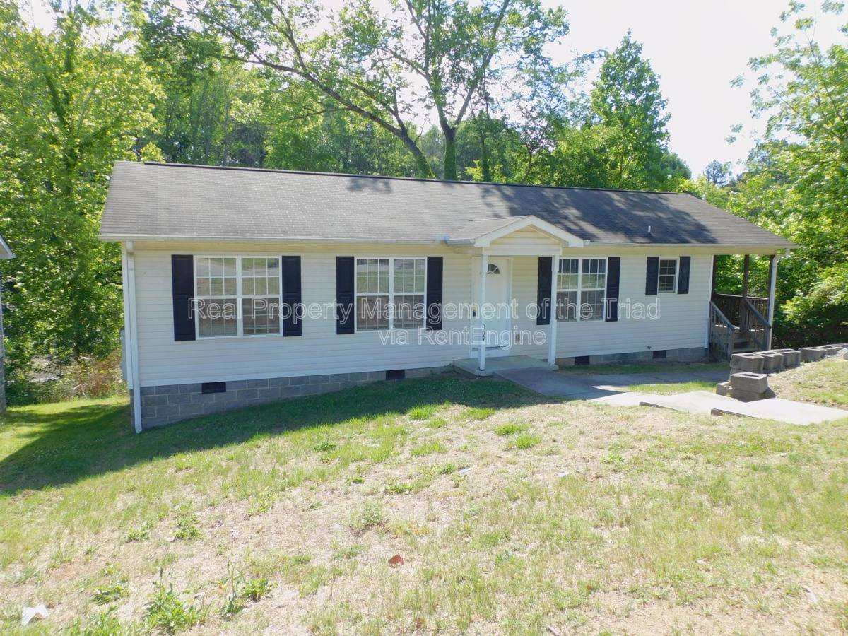 House for rent at 909 Beaumont Ave, Greensboro, NC 27401
