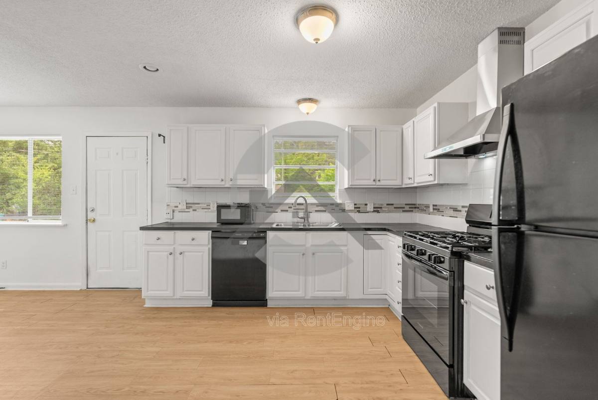House for rent at 9409 Cerelle Dr, Little Rock, AR 72205