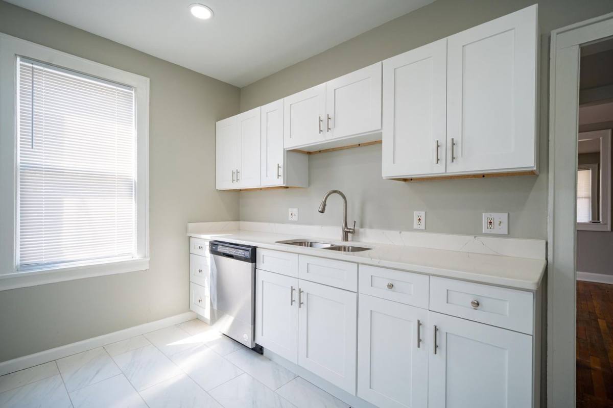Apartment for rent at 75 E Markison Ave, Columbus, OH 43207