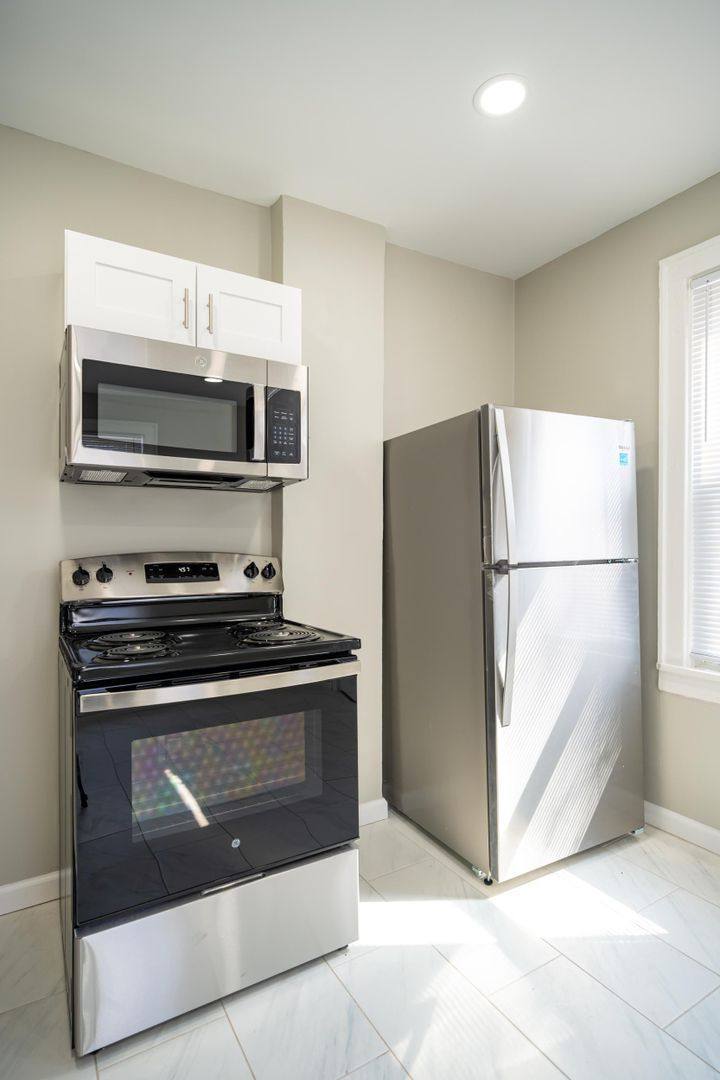 Apartment for rent at 75 E Markison Ave, Columbus, OH 43207