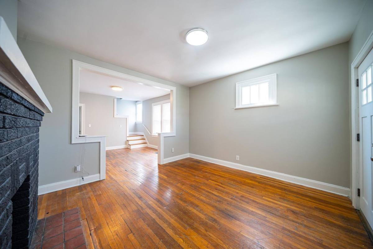 Apartment for rent at 75 E Markison Ave, Columbus, OH 43207