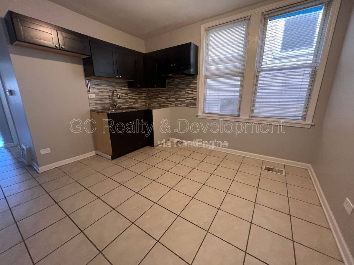 Apartment for rent at 8336 S Kingston Ave #1, Chicago, IL 60617