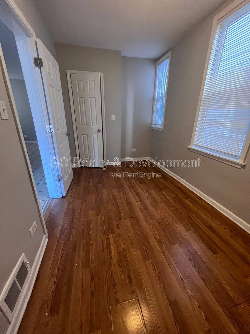 Apartment for rent at 8336 S Kingston Ave #1, Chicago, IL 60617