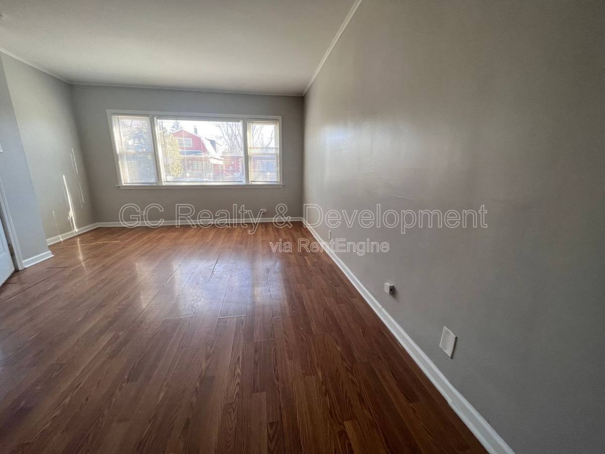 Apartment for rent at 8336 S Kingston Ave #1, Chicago, IL 60617