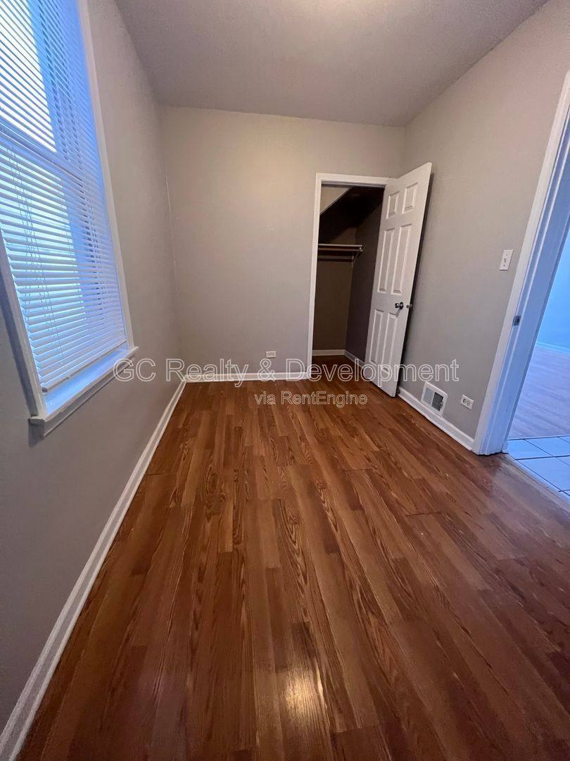 Apartment for rent at 8336 S Kingston Ave #1, Chicago, IL 60617