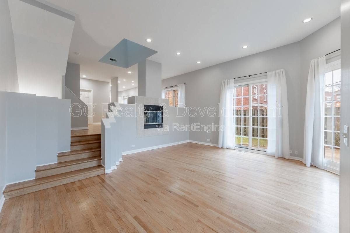 Apartment for rent at 5424 S Ellis Ave #A, Chicago, IL 60615