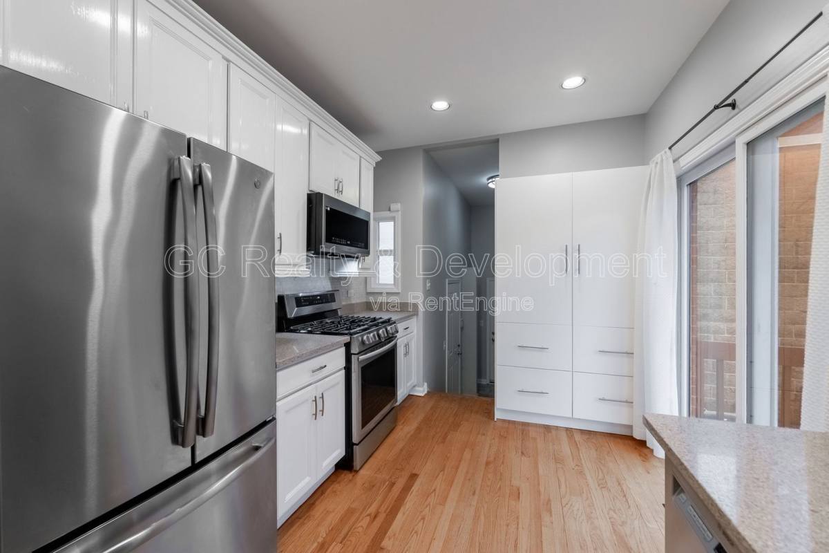 Apartment for rent at 5424 S Ellis Ave #A, Chicago, IL 60615