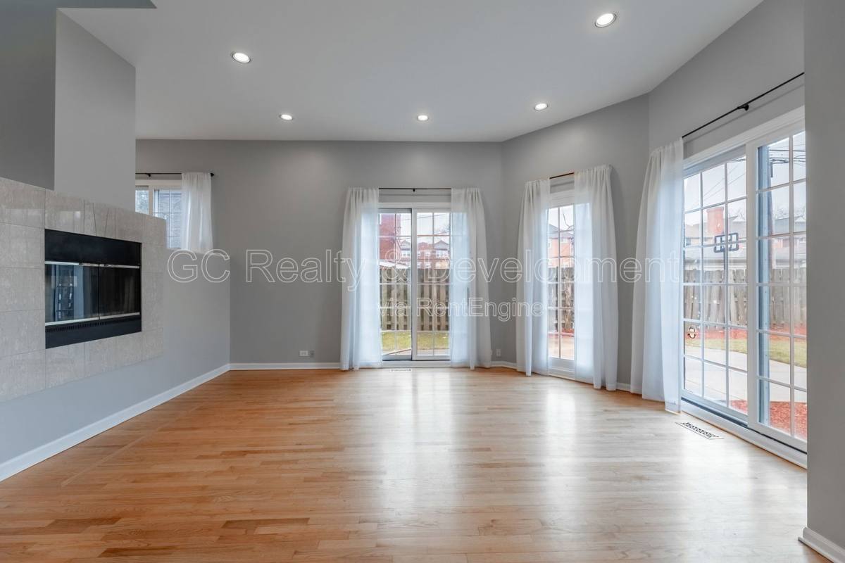 Apartment for rent at 5424 S Ellis Ave #A, Chicago, IL 60615
