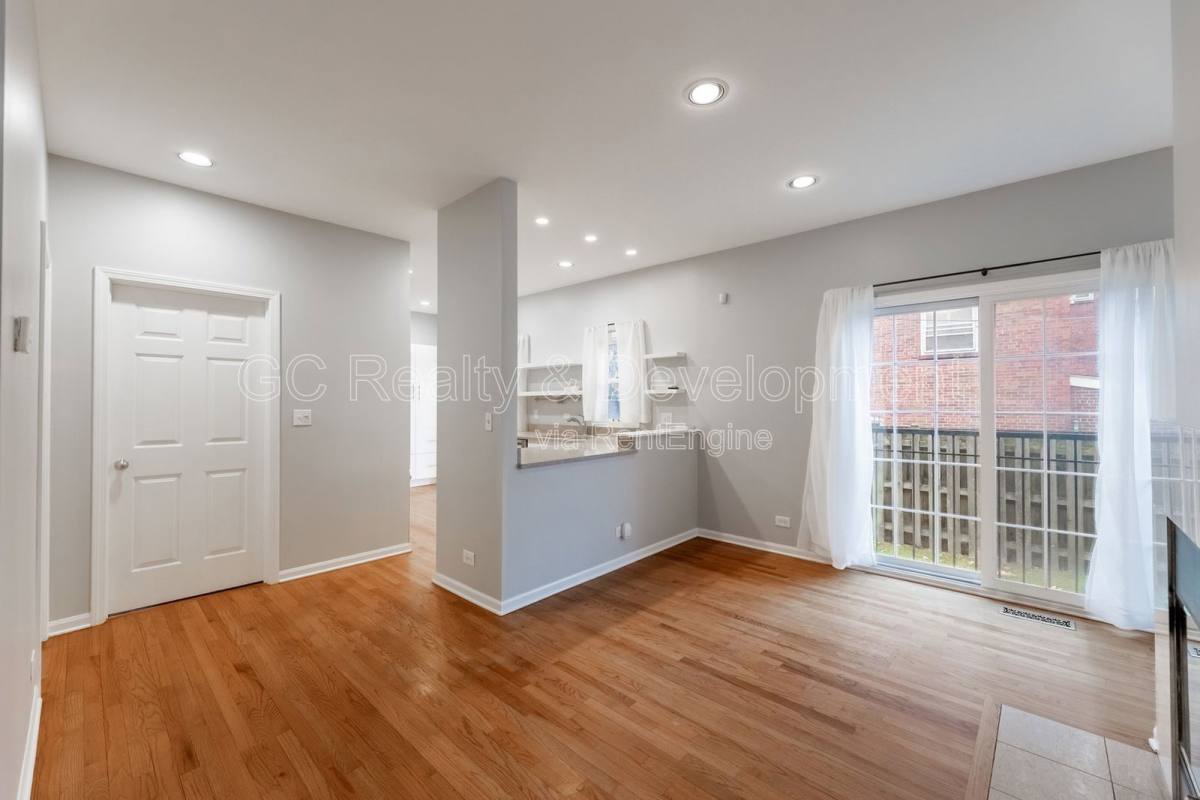 Apartment for rent at 5424 S Ellis Ave #A, Chicago, IL 60615