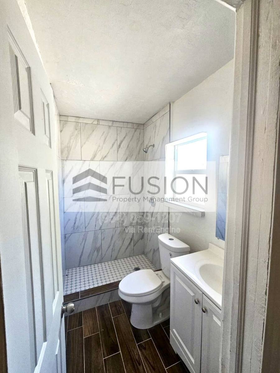 Apartment for rent at 708 NE 4th St, Hallandale, FL 33009