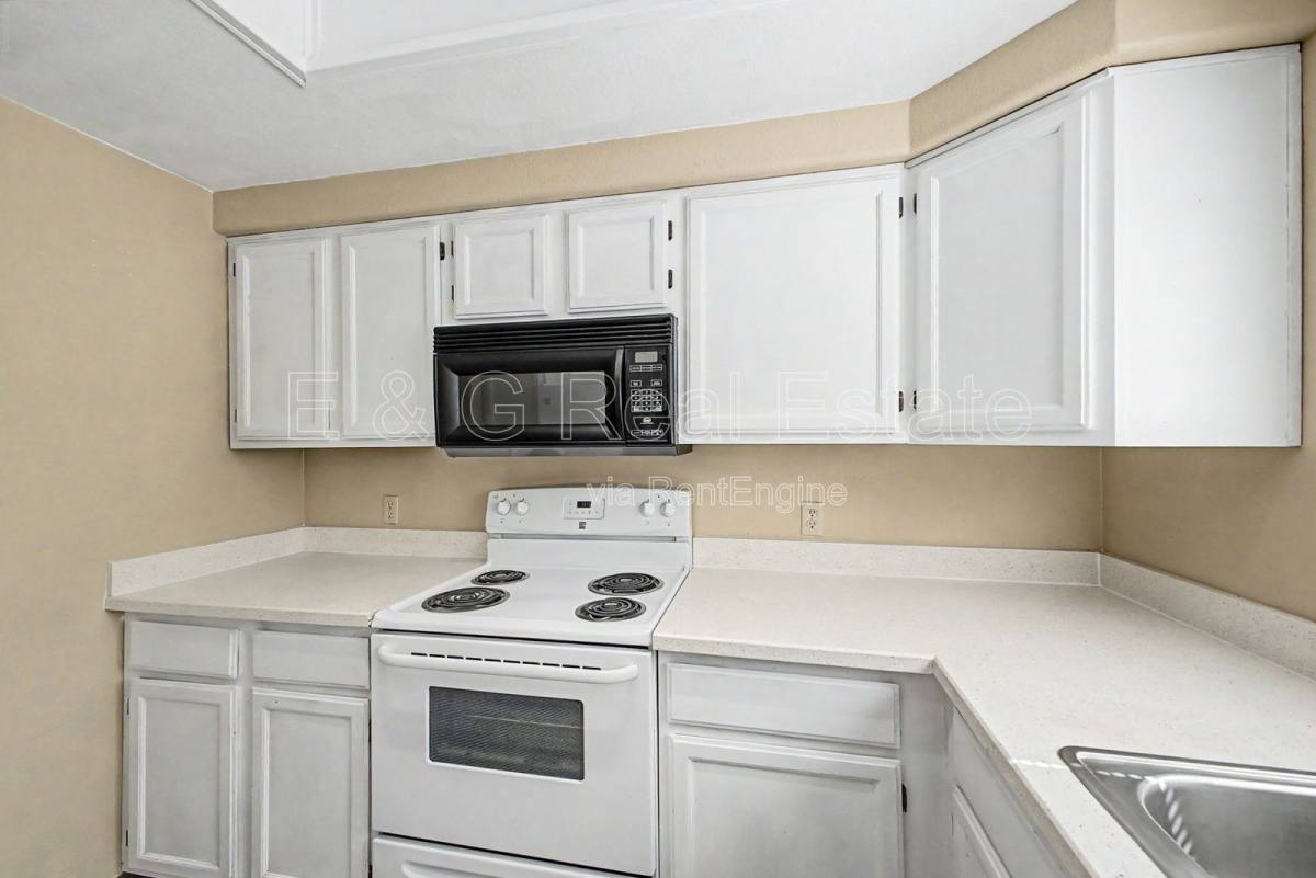 Condo for rent at 750 E Northern Ave #1048, Phoenix, AZ 85020