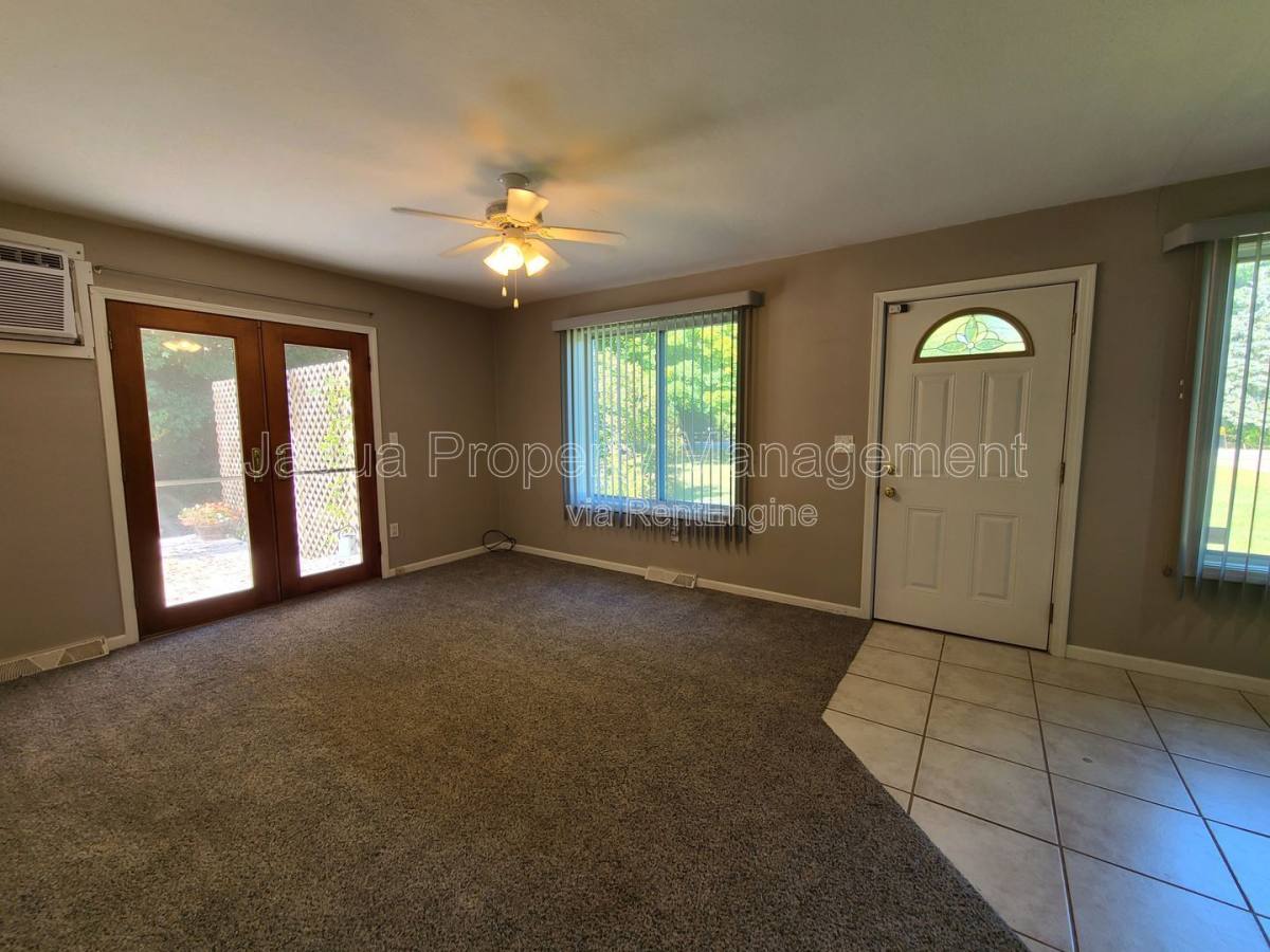 House for rent at 3970 Meadowbrook Rd, Benton Harbor, MI 49022