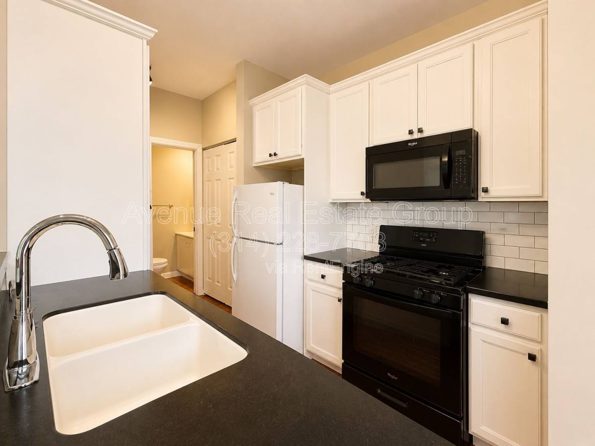 Apartment for rent at 4366 W Pine Blvd #B, Saint Louis, MO 63108