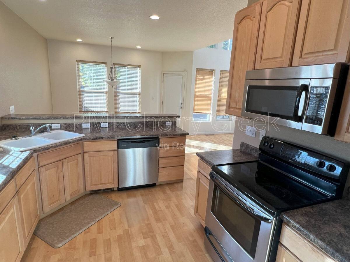 Townhouse for rent at 5271 Canyon View Dr, Castle Rock, CO 80104