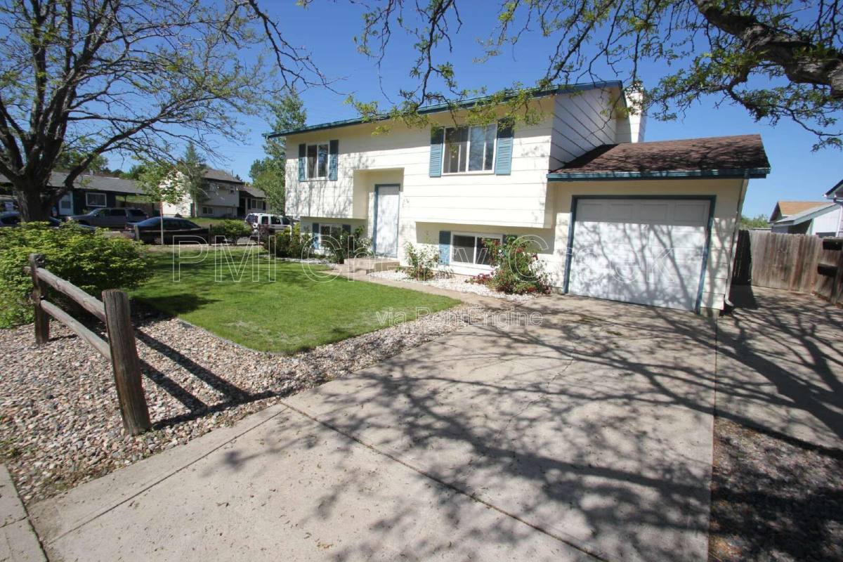 House for rent at 1875 S Ivory Court, Aurora, CO 80017