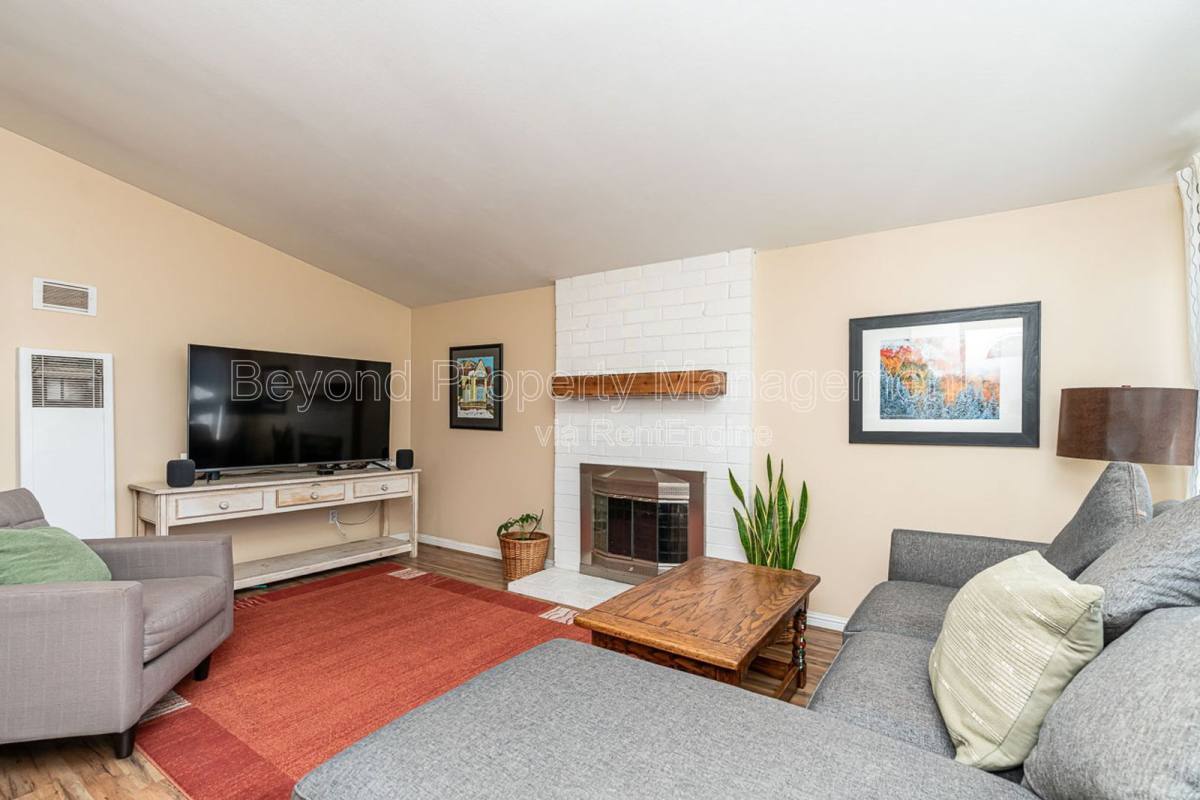 House for rent at 3443 Lockwood Dr, San Diego, CA 92123