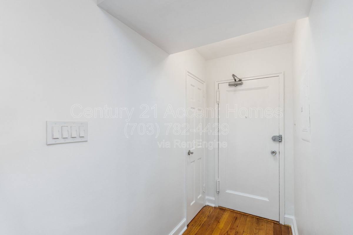 Condo for rent at 1303 S Walter Reed Dr #201, Arlington, VA 22204