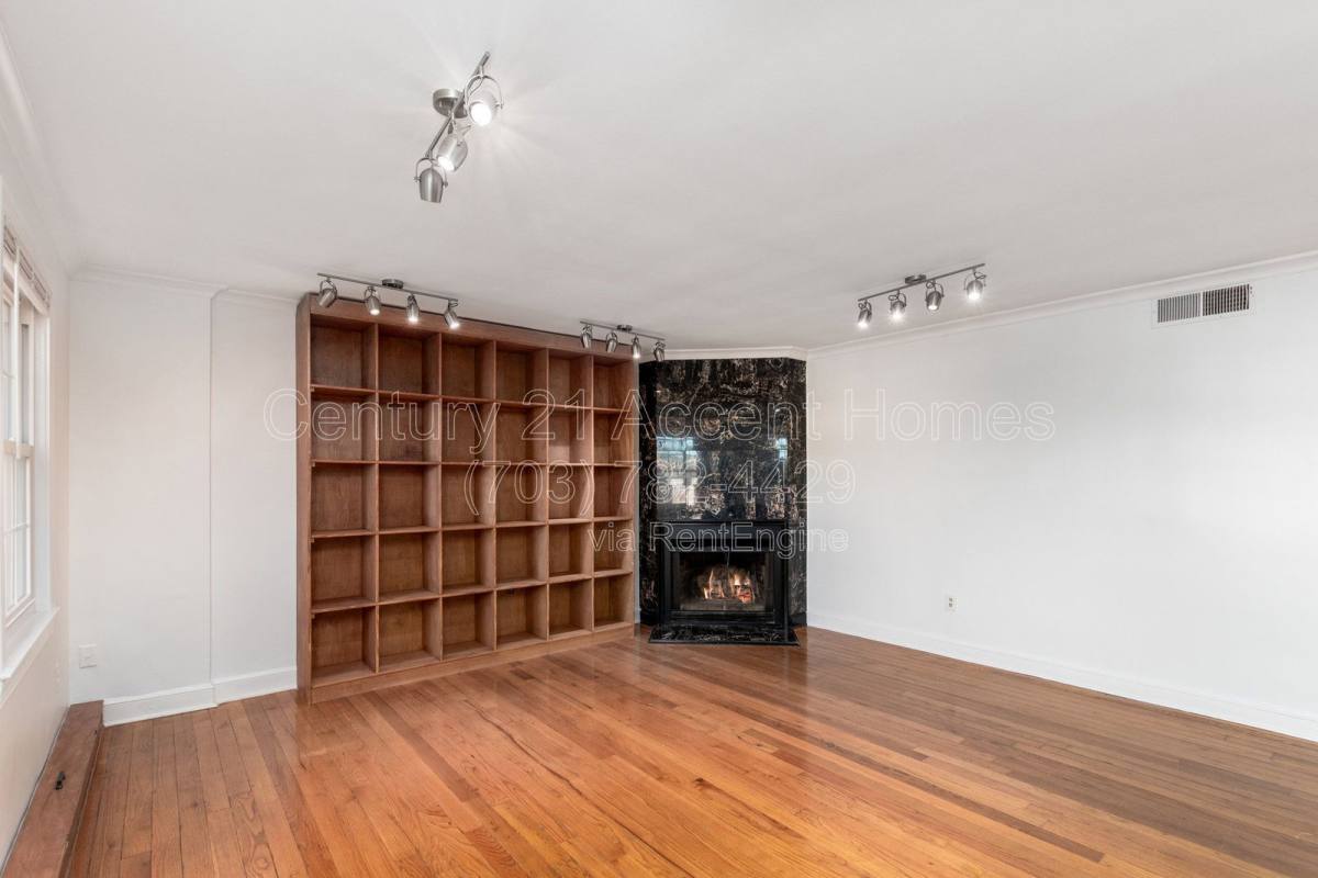Condo for rent at 1303 S Walter Reed Dr #201, Arlington, VA 22204