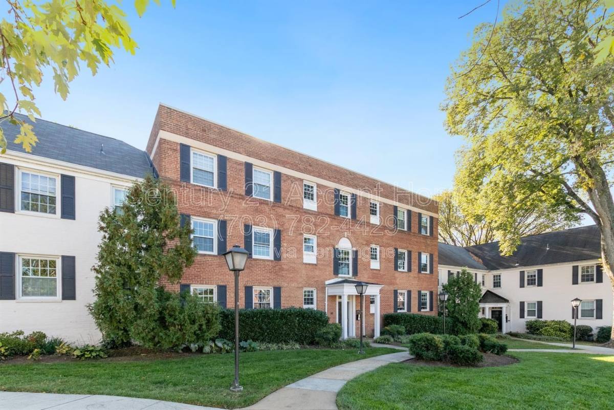 Condo for rent at 1303 S Walter Reed Dr #201, Arlington, VA 22204