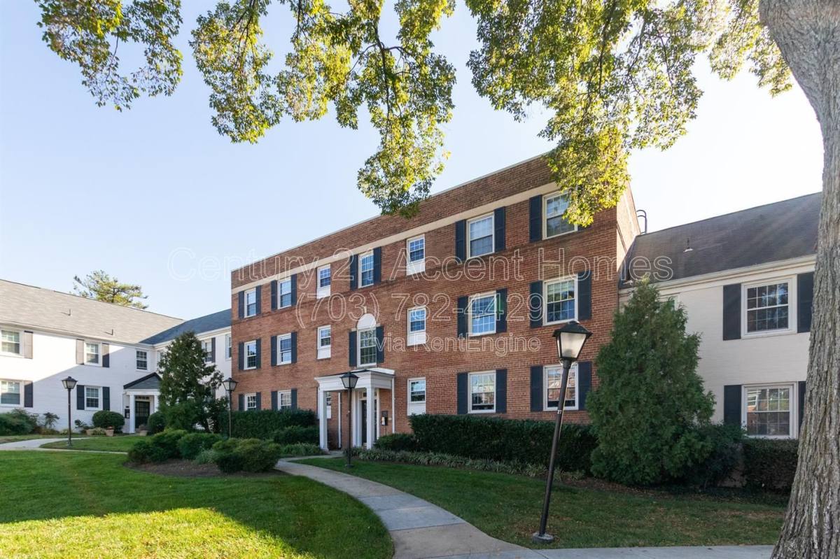 Condo for rent at 1303 S Walter Reed Dr #201, Arlington, VA 22204