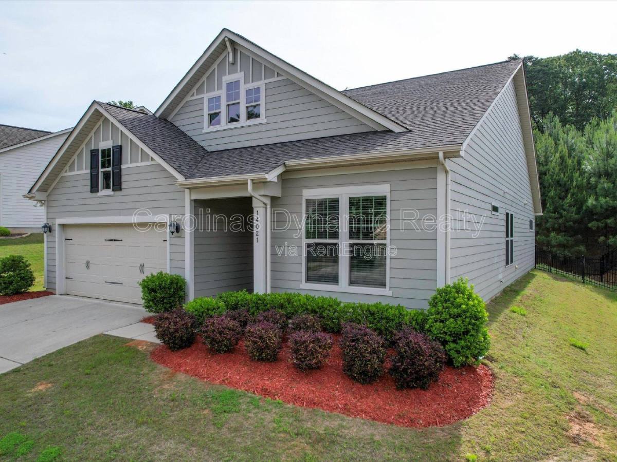House for rent at 14021 Goldenrod Trace Rd, Charlotte, NC 28278