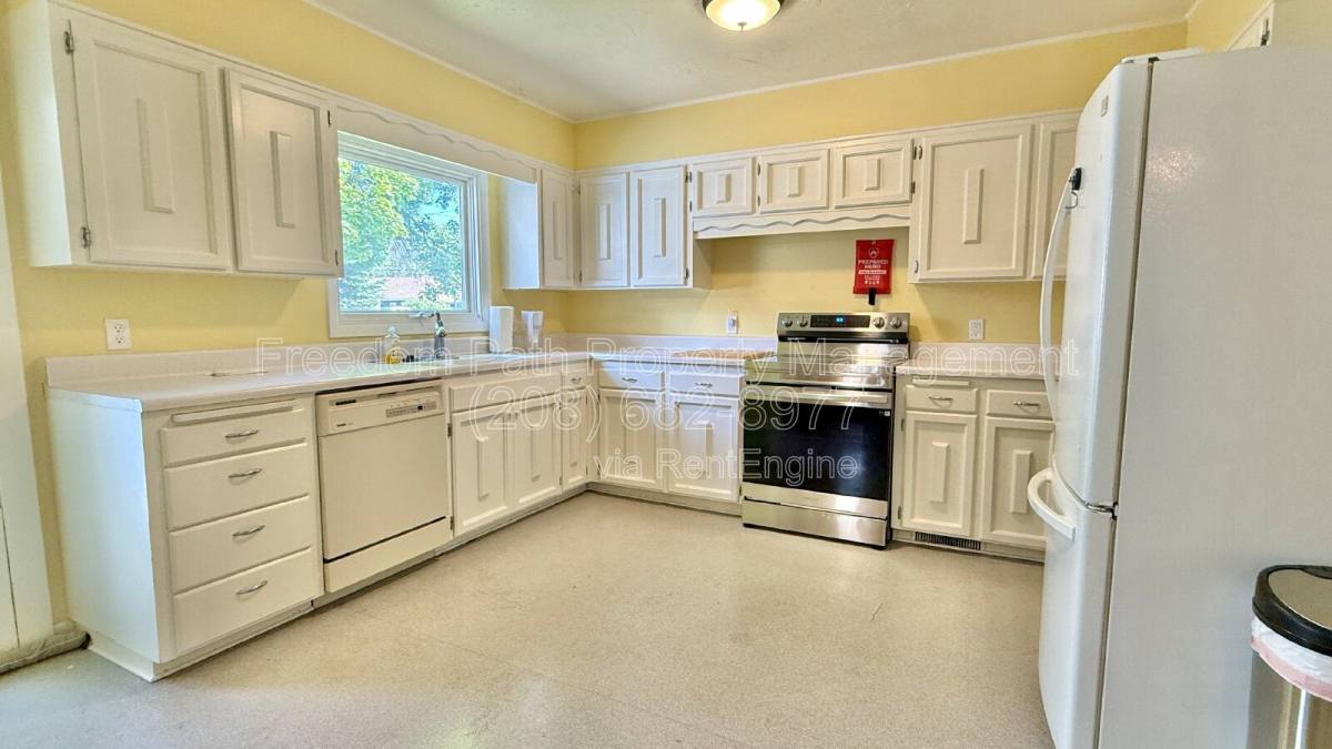 House for rent at 1008 Church St, Sandpoint, ID 83864