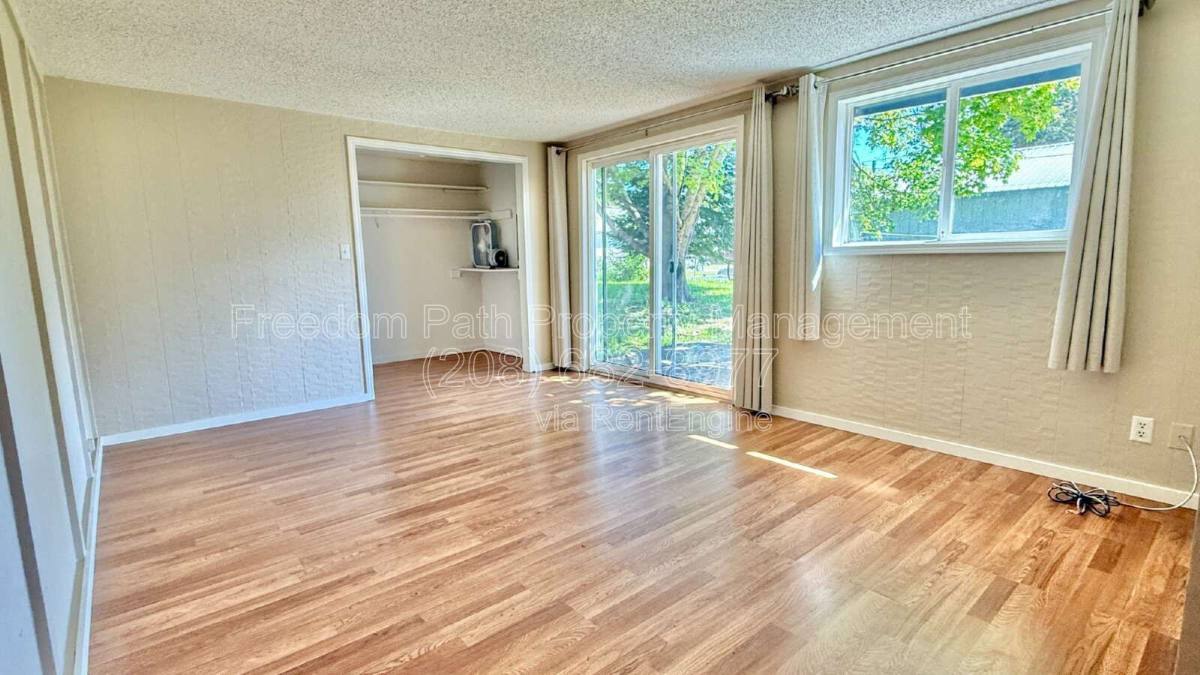 House for rent at 1008 Church St, Sandpoint, ID 83864