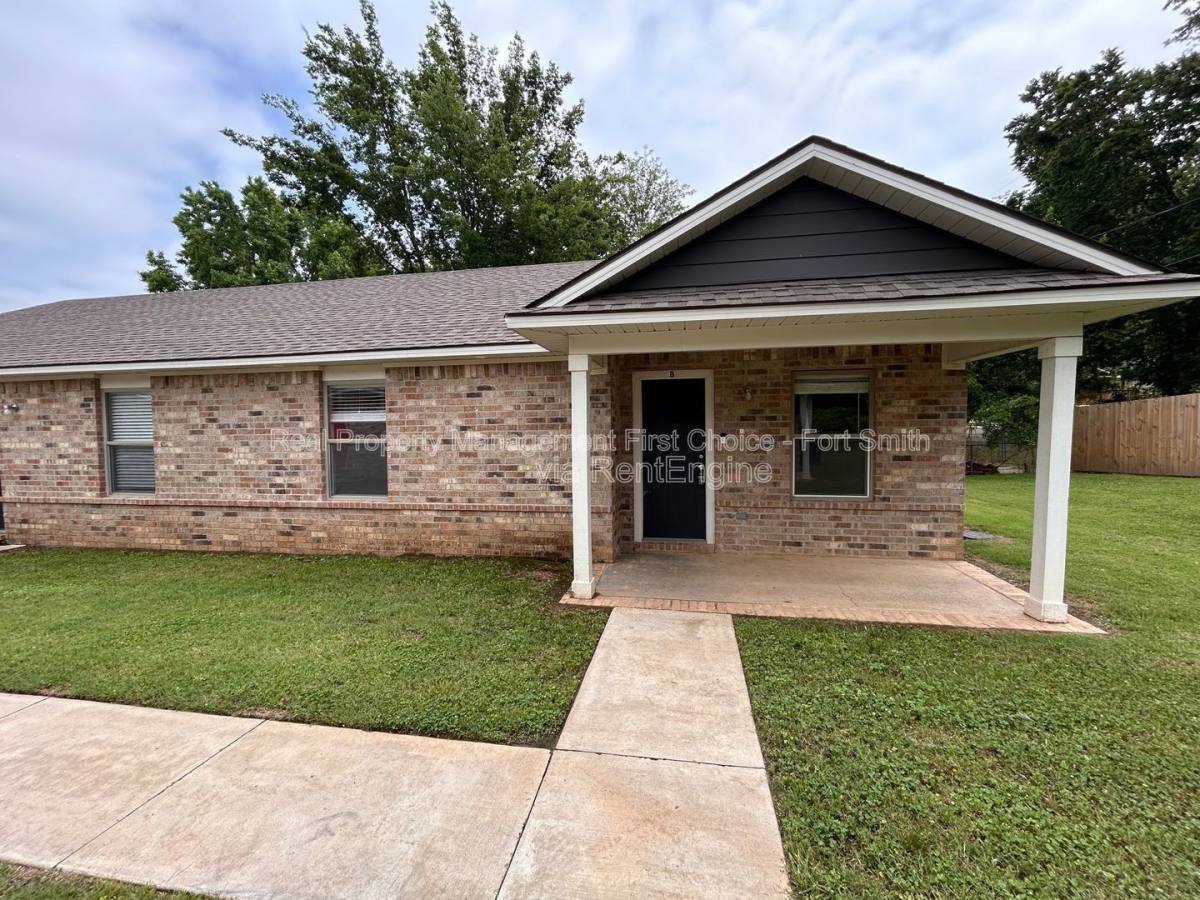 Apartment for rent at 1612 S P St #B, Fort Smith, AR 72901