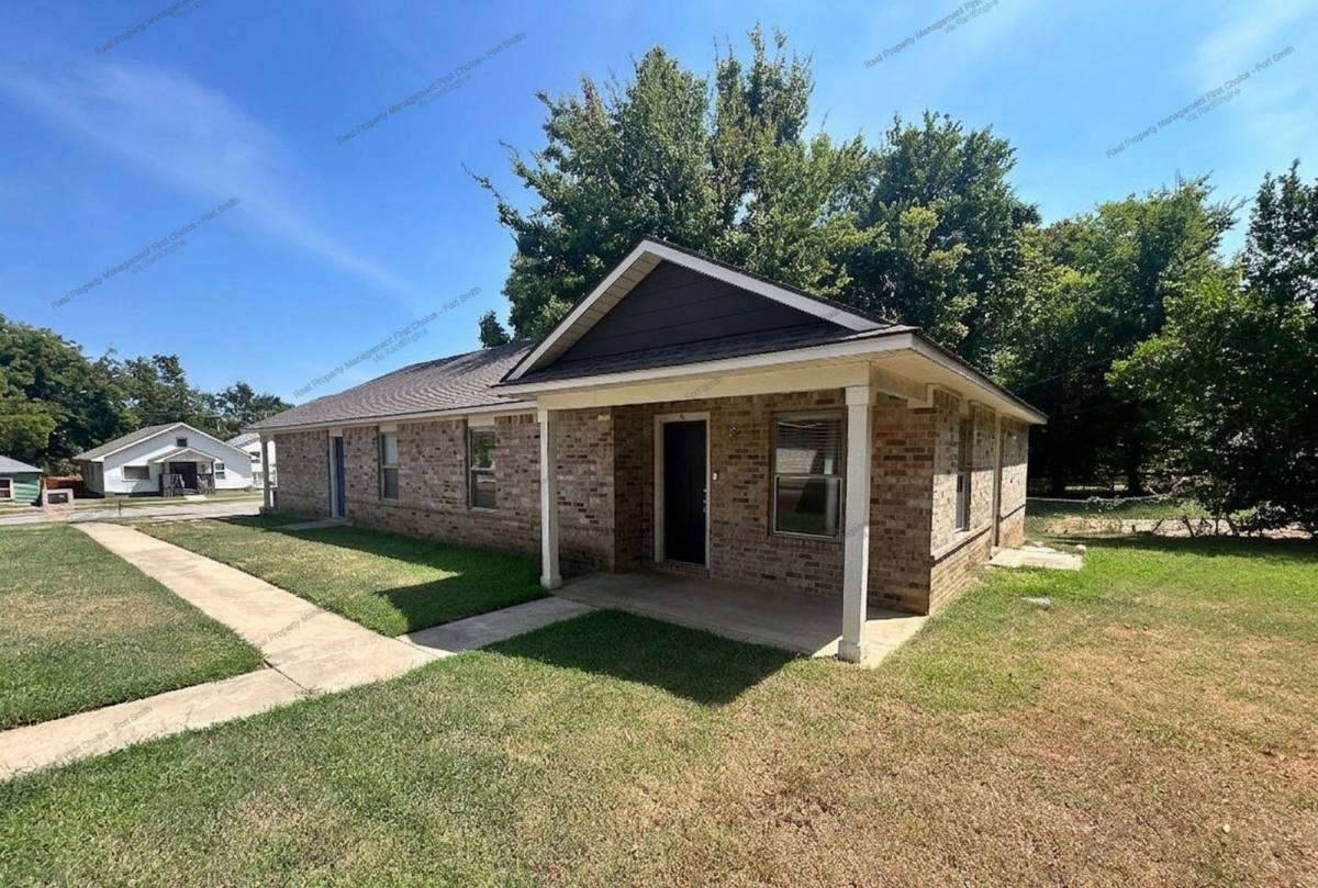 Apartment for rent at 1612 S P St #B, Fort Smith, AR 72901
