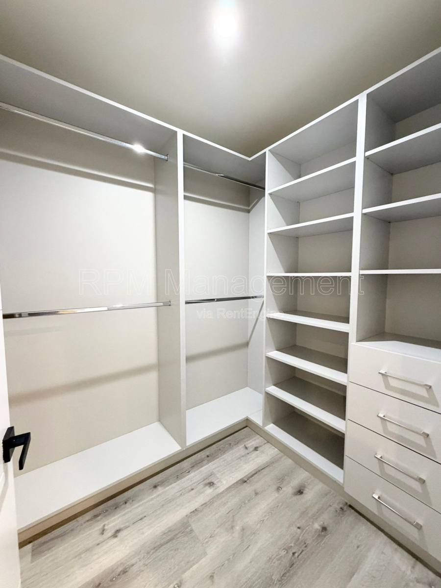 Apartment for rent at 5923 Laurel Canyon Blvd #401, Valley Village, CA 91607